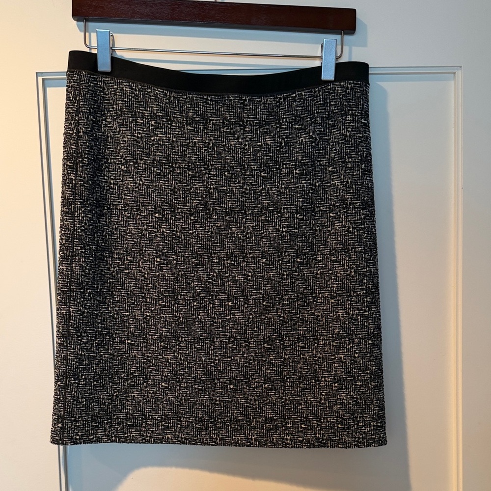 Eva Varro Black and White Textured Pencil Skirt
